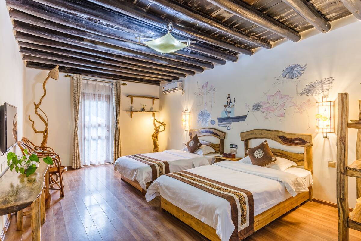Quarto duplo tradicional (East) | Escrivaninha, cortinas blackout, Wi-Fi de cortesia