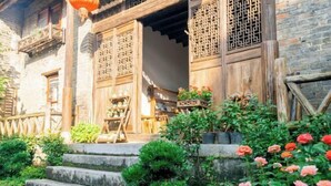 Unclassified image, 5 of 83, button - Memory of Pan's (Guilin)
