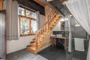 Desk, blackout drapes, free WiFi