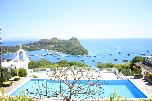 La Cecile Hotel and Cafe Komodo