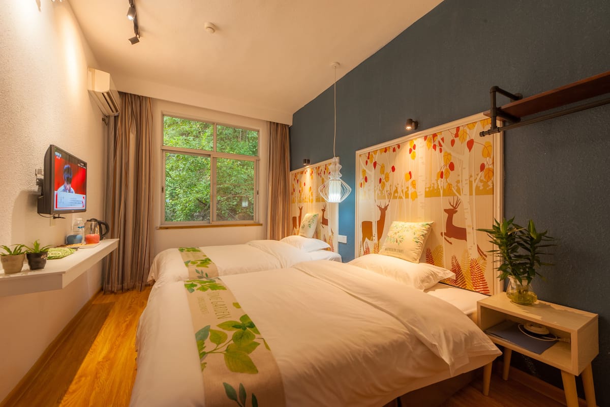 Superior Twin Room | Desk, blackout drapes, free WiFi