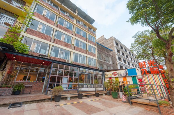 Property grounds - Yangshuo 9 Time Hotel (Guilin)