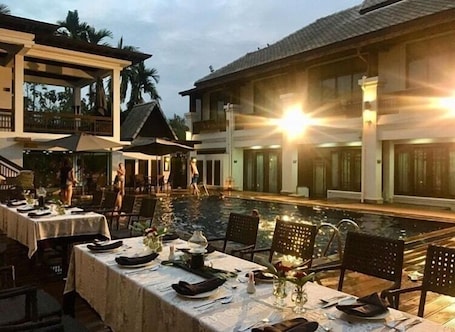 Breakfast, lunch, dinner served; Thai cuisine