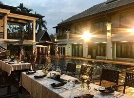 供應早餐、午餐和晚餐，泰國料理