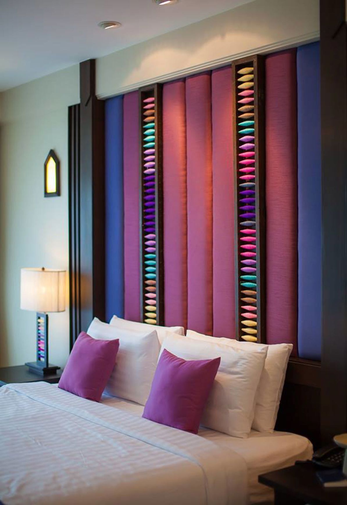 Ropa de cama de alta calidad, minibar, caja fuerte y cortinas opacas