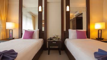 Habitación Deluxe con 2 camas individuales, 1 habitación, para no fumadores, vista al jardín | Ropa de cama de alta calidad y minibar