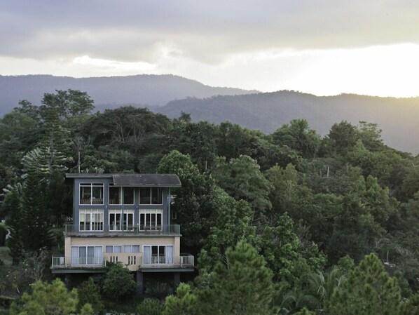 Family House | Blackout drapes, free WiFi, bed sheets