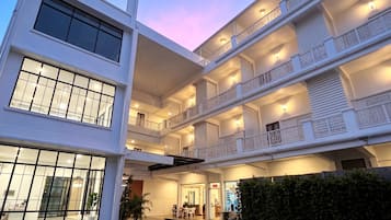 Mặt tiền nơi lưu trú