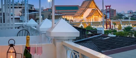 Camera Deluxe con letto matrimoniale o 2 letti singoli | Vista balcone