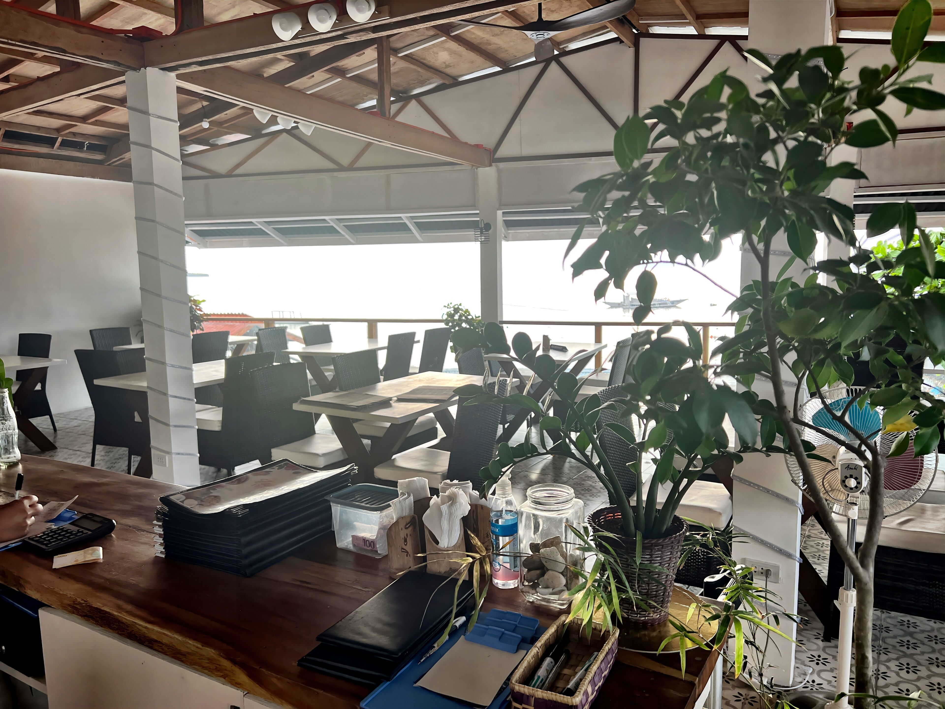 daily cooked-to-order breakfast for a fee