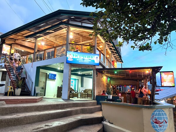 Bar (en la propiedad)