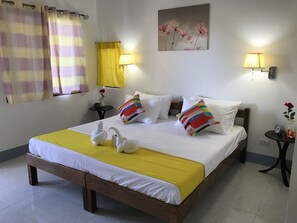 Deluxe Double Room | In-room safe, desk, free WiFi, bed sheets - Neptune Diving Resort Moalboal (Moalboal)