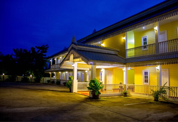Exterior - Raiwin Buri Resort (Phrae)