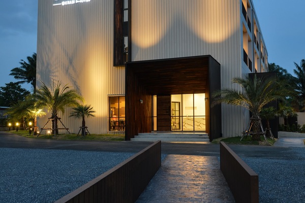 Front of property - evening/night