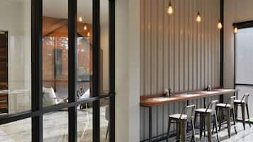 Breakfast, lunch, dinner served; local and international cuisine
