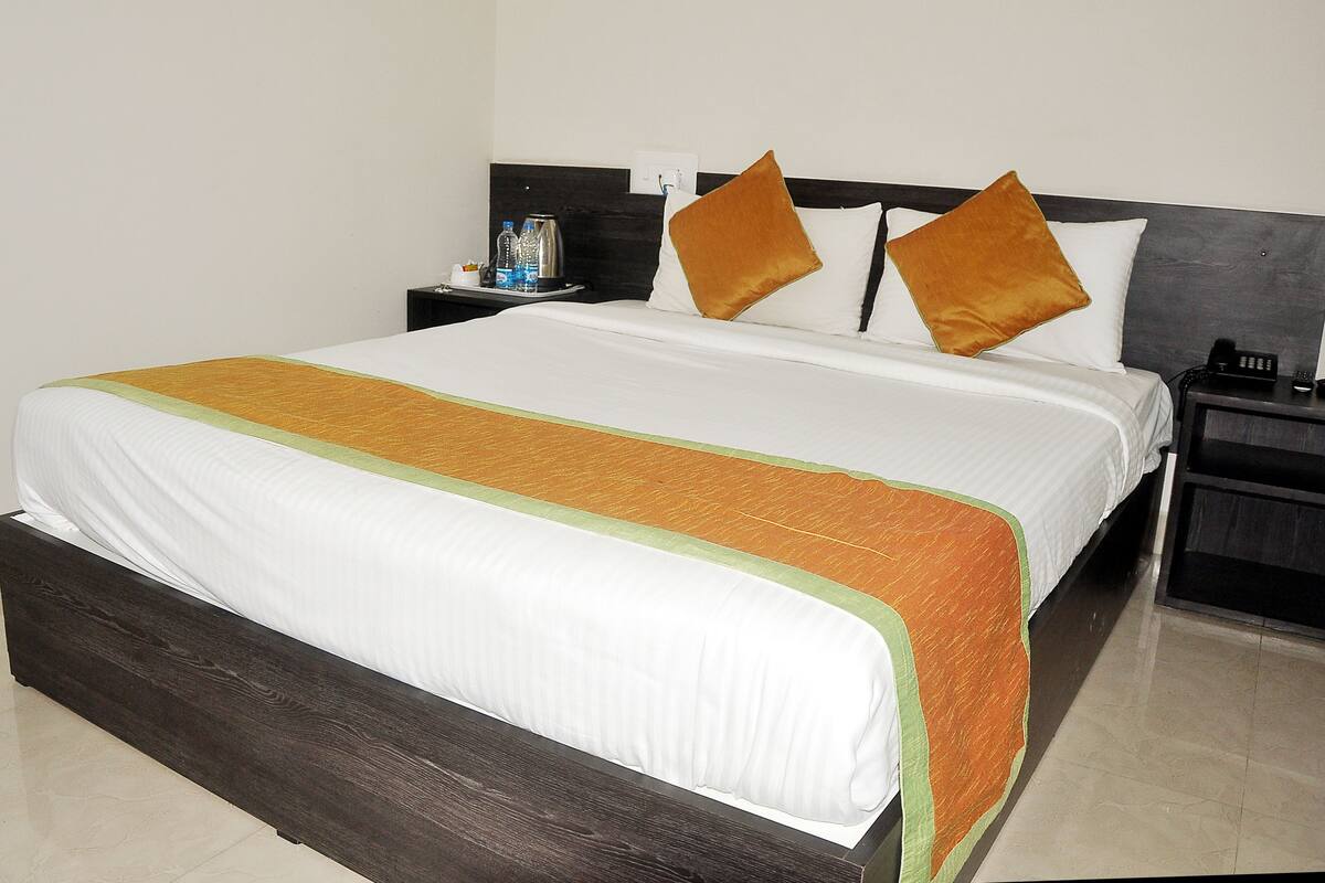 In-room safe, desk, iron/ironing board, rollaway beds