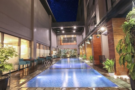 Outdoor pool. Swiss-Belinn Timika