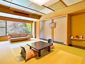 豪華客房 | 房內夾萬、獨特設計、隔音、免費 Wi-Fi