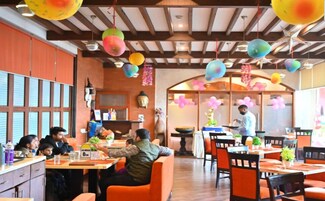 Se sirven desayunos, almuerzos, cenas y cocina internacional 