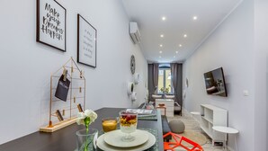 City Studio, 1 Queen Bed (4) - Main Square Studios (Rijeka)