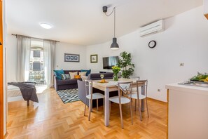 City Studio, City View (1) | Living room | Flat-screen TV - Main Street Apartments (Rijeka)