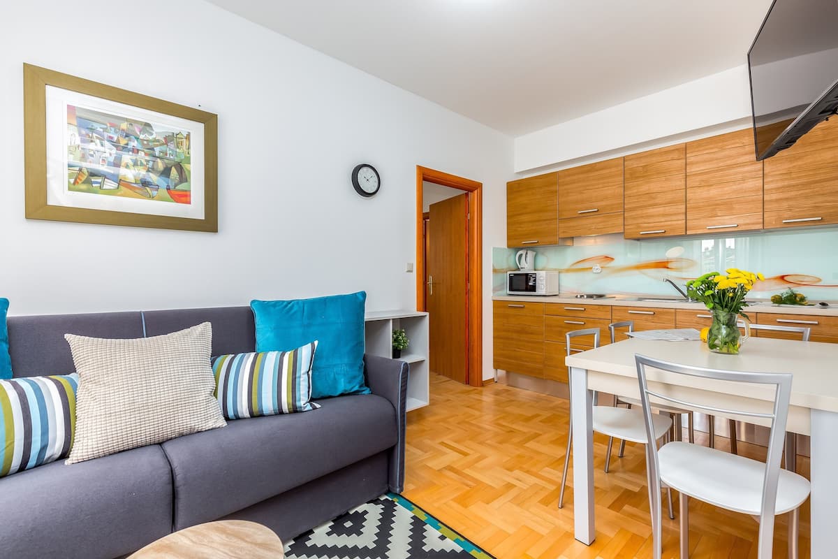Appartamento City, 1 camera da letto, vista città (2) | Soggiorno | TV a schermo piatto