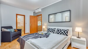 City Apartment, 1 Bedroom, City View (2) - Main Street Apartments (Rijeka)