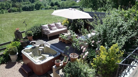 Terrace/patio. Relais St Jacques - Roanne