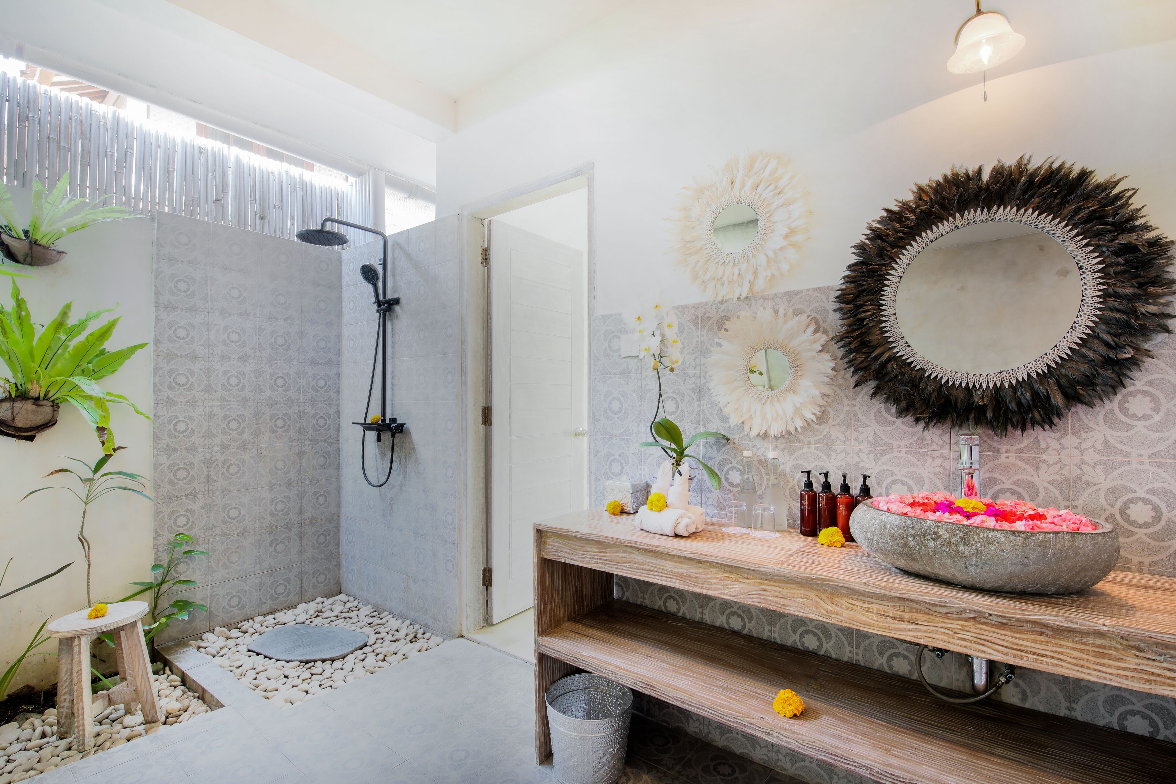 Luxe villa, 4 slaapkamers | Badkamer | Een douche, gratis toiletartikelen, een haardroger, pantoffels