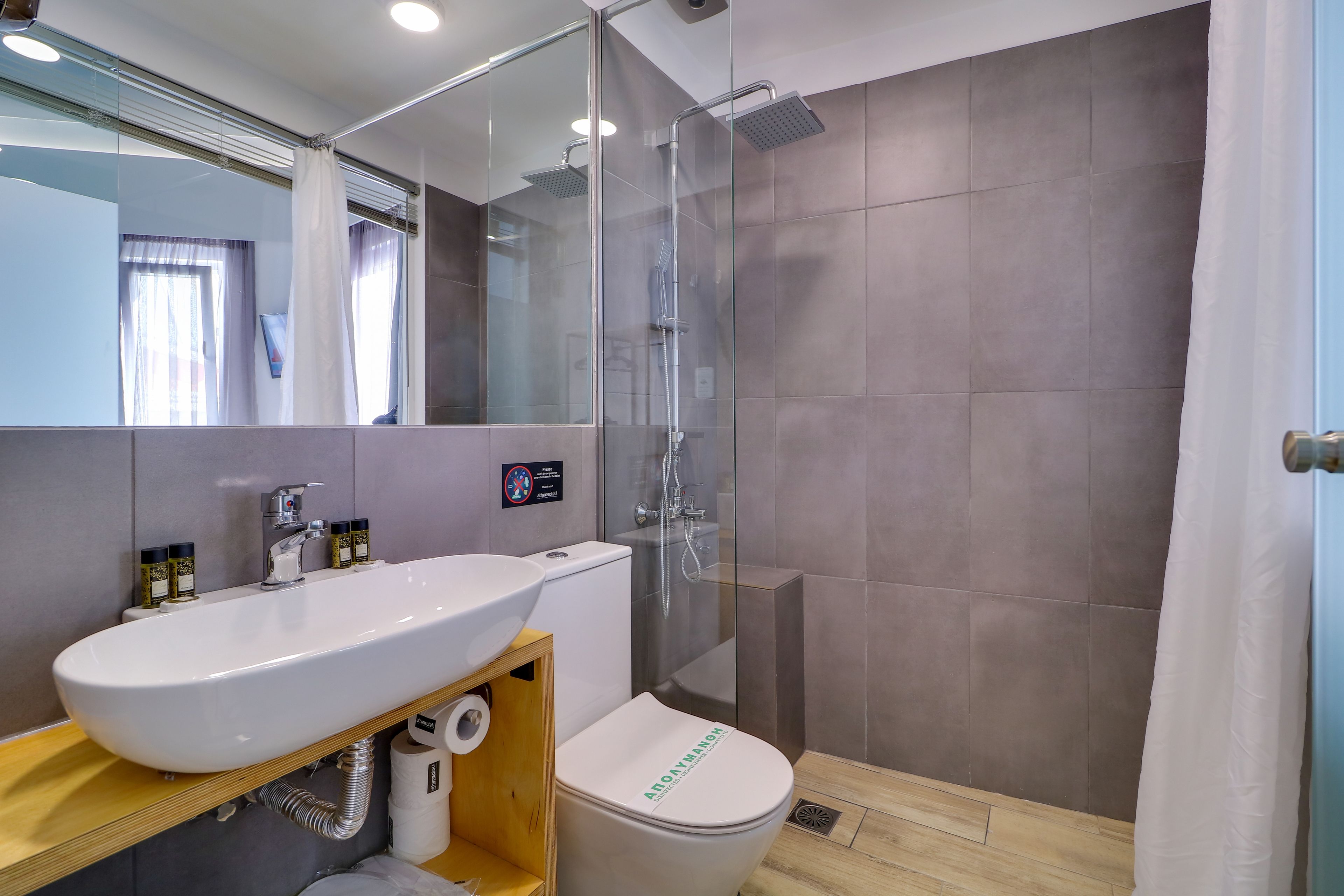 shower, rainfall showerhead, free toiletries, hair dryer