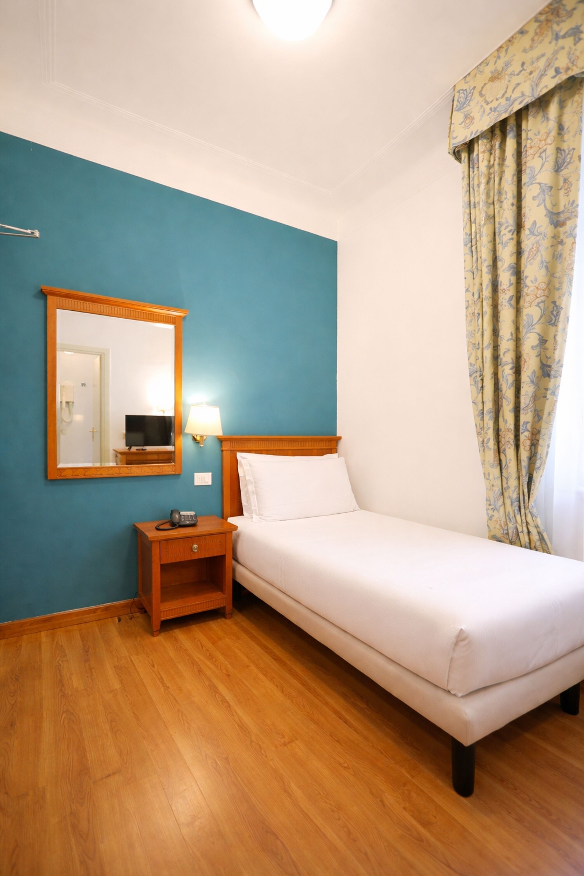 Minibar, in-room safe, desk, laptop workspace