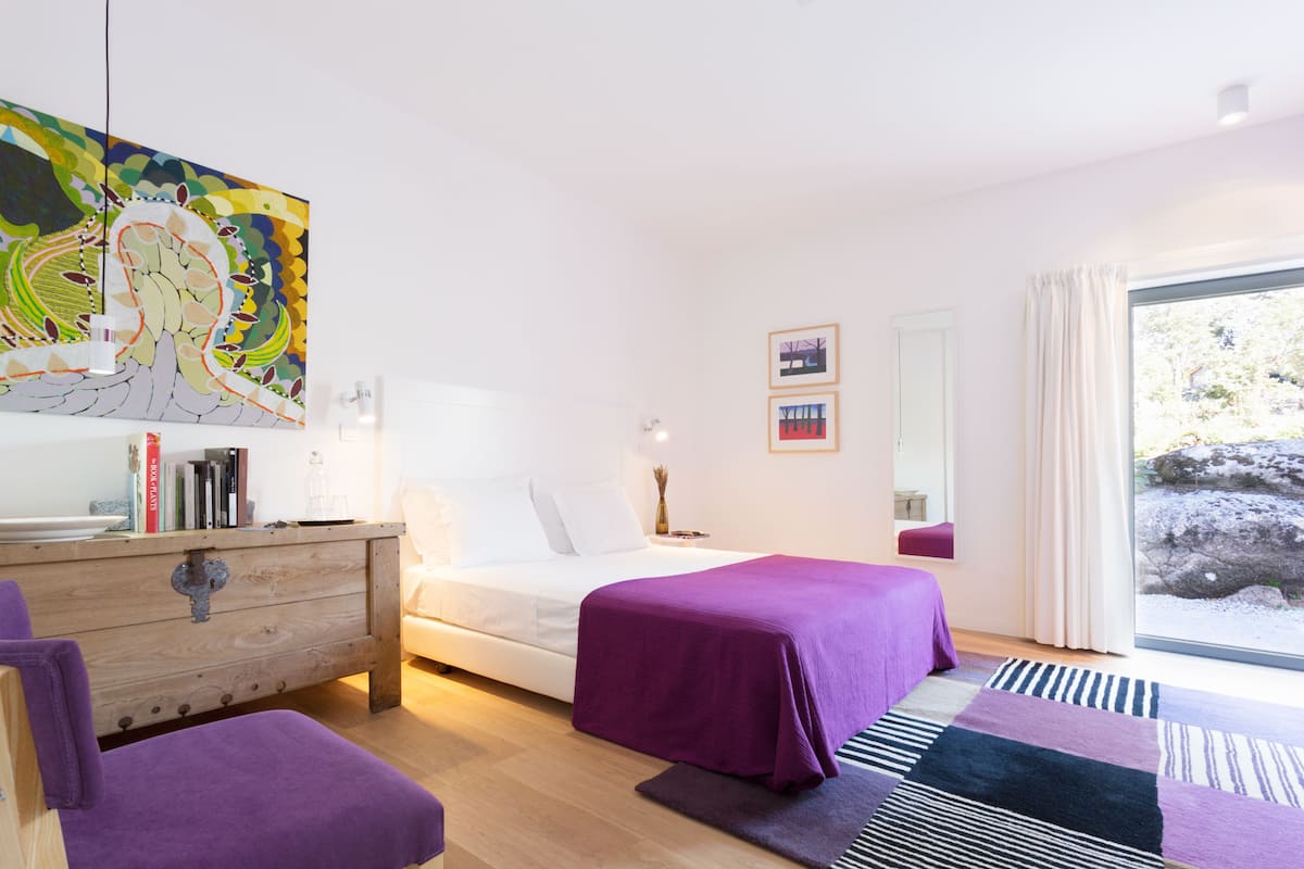 Twin Room | Desk, blackout drapes, iron/ironing board, bed sheets