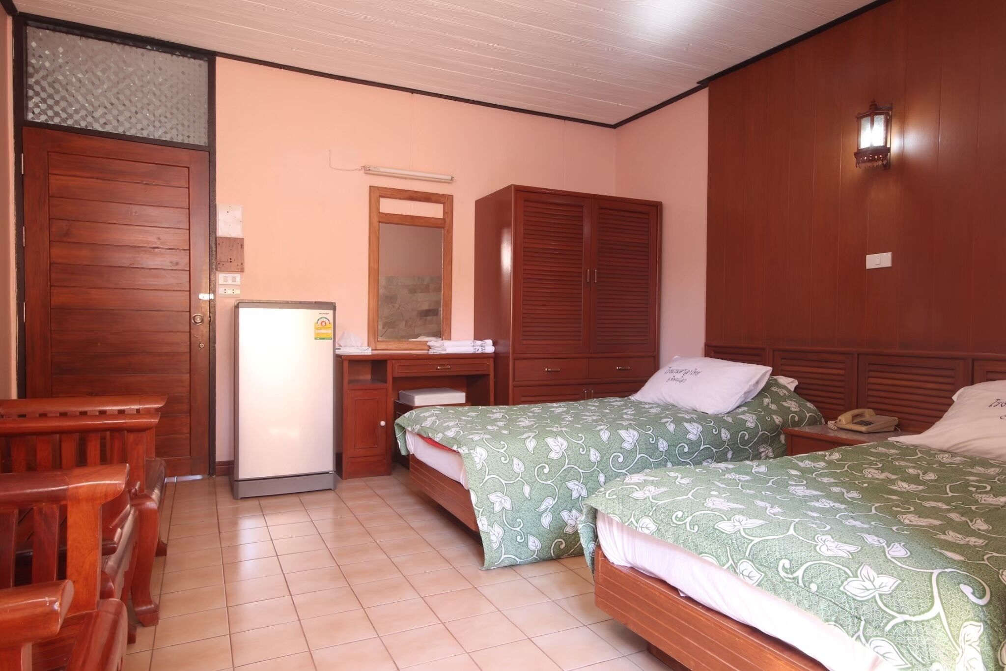 blackout curtains, free wifi, bed sheets