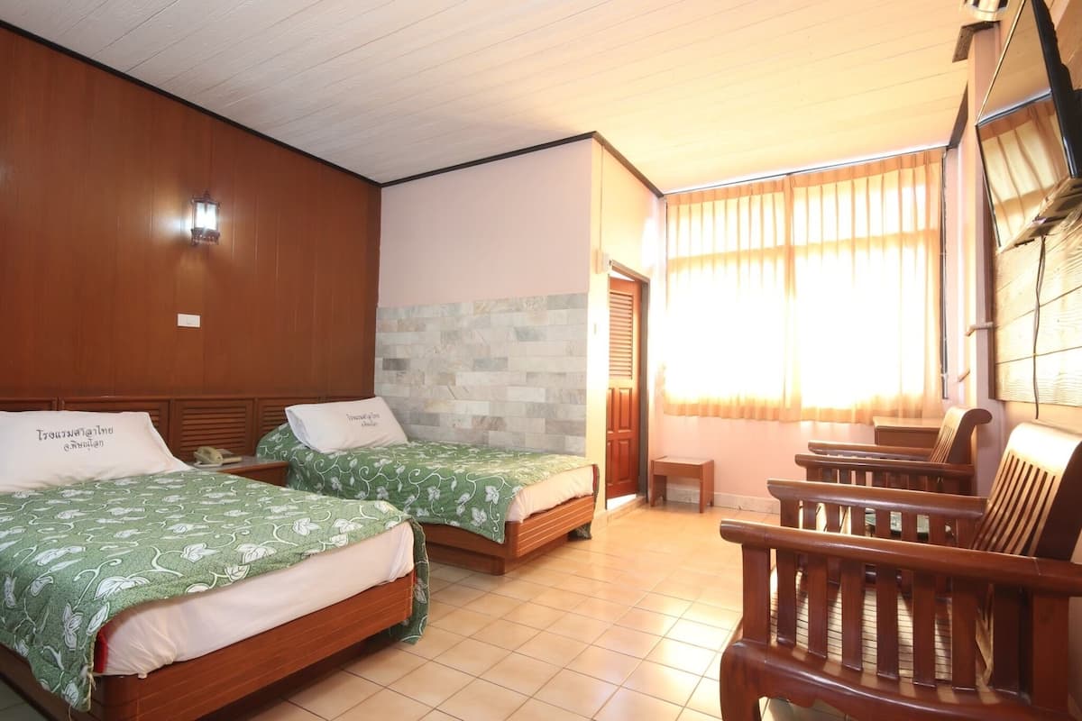 blackout curtains, free wifi, bed sheets