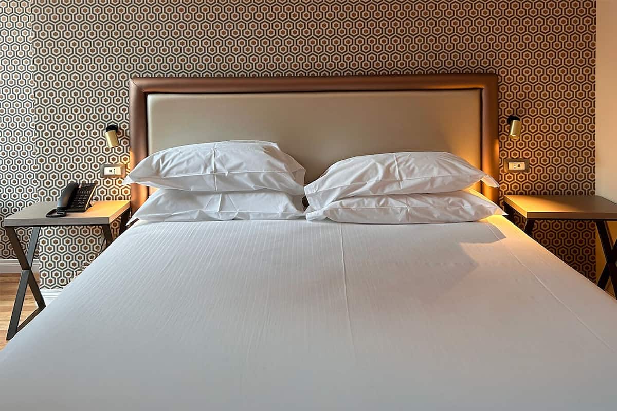 SUPERIOR WITH TERRACE | Sengetøy av topp kvalitet, memory foam-senger, minibar og safe på rommet