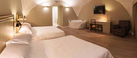 SUITE WITH DOUBLE QUEEN BED