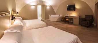 Caruso Place Boutique & Wellness Suites