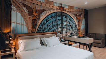 SUITE WITH GALLERY & TOLEDO STREET VIEW | Premium bedding, memory foam beds, minibar, in-room safe