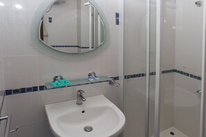 Shower, towels