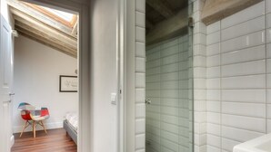 Căn hộ, 1 phòng ngủ | Buồng tắm vòi sen