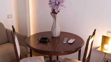 Chambre Double Romantique, 1 grand lit et 1 canapé-lit | Coin séjour