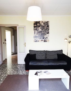 Family Apartment, Shared Bathroom (External Shared Shower) | Living area