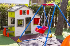 Außen-Kinderspielplatz