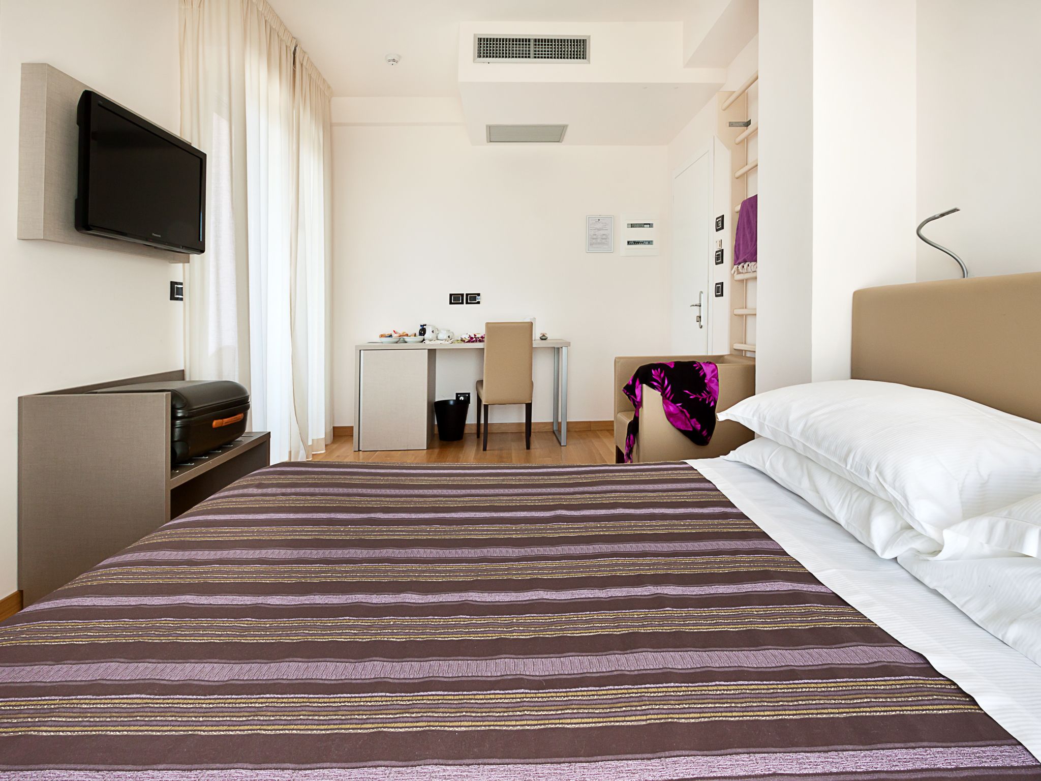 minibar, in-room safe, desk, blackout curtains