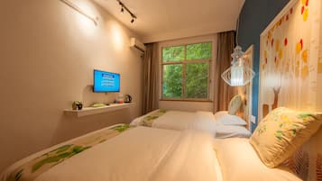 Desk, blackout drapes, free WiFi