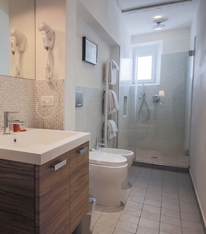 Appartamento, 2 camere da letto | Bagno | Doccia, asciugacapelli, asciugamani