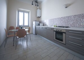 Apartment, 2 Bedrooms | Private kitchen