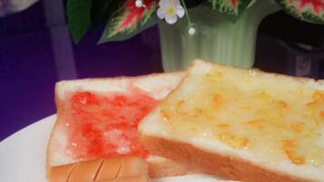 Desayuno inglés (THB 100 por persona)