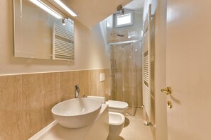 Apartemen, 2 kamar tidur | Kamar mandi | Shower, pengering rambut,  dan handuk