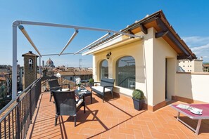 Apartemen, 2 kamar tidur | Teras/patio
